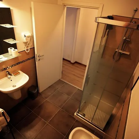 La Libra Guest house